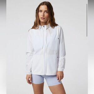 Vuori Women’s Outdoor Trainer Shell Jacket • White • Size Large